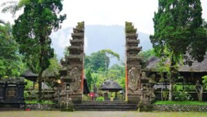 batukaru-temple1-1600X900